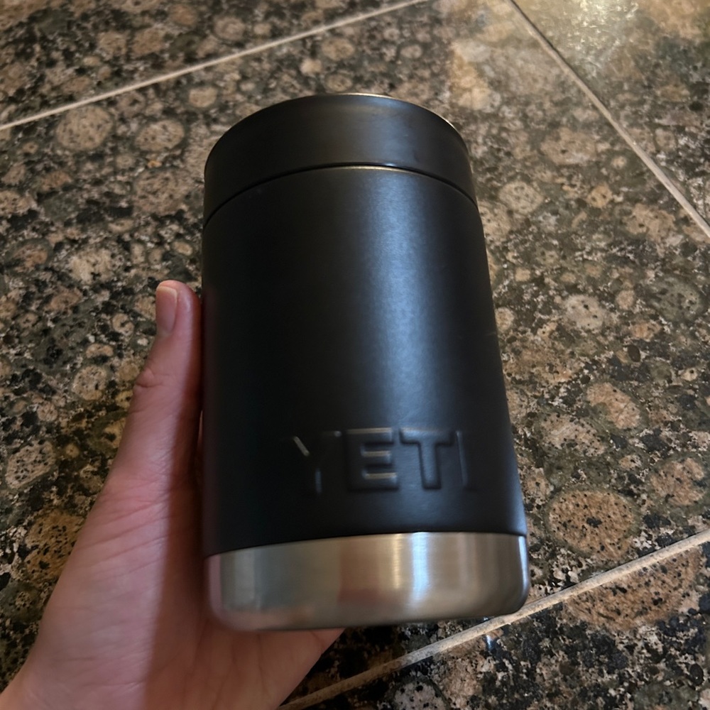 YETI CAN COOZIE